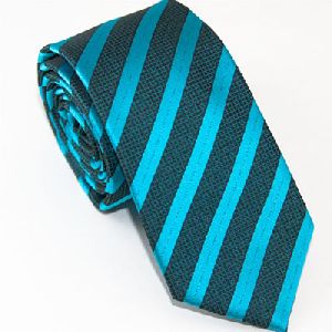 Стильный голубой галстук в полоску